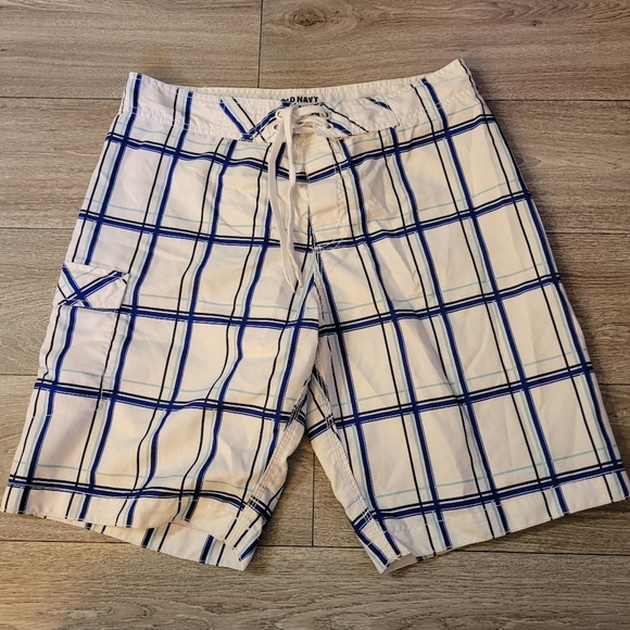 2 Pair Swimtrunks - Picture 9 of 15